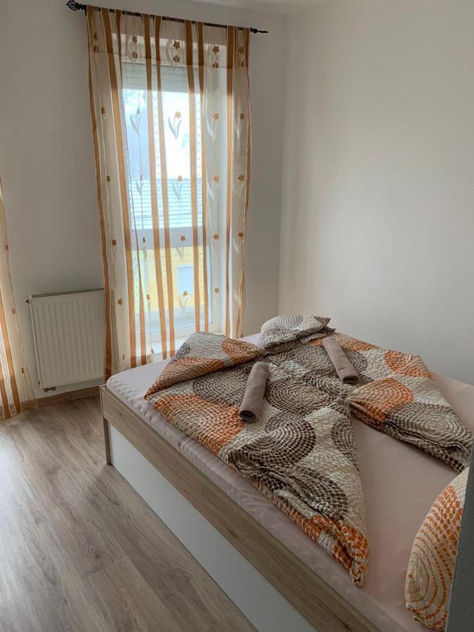Edes Alom Guesthouse Szeged Eksteriør bilde