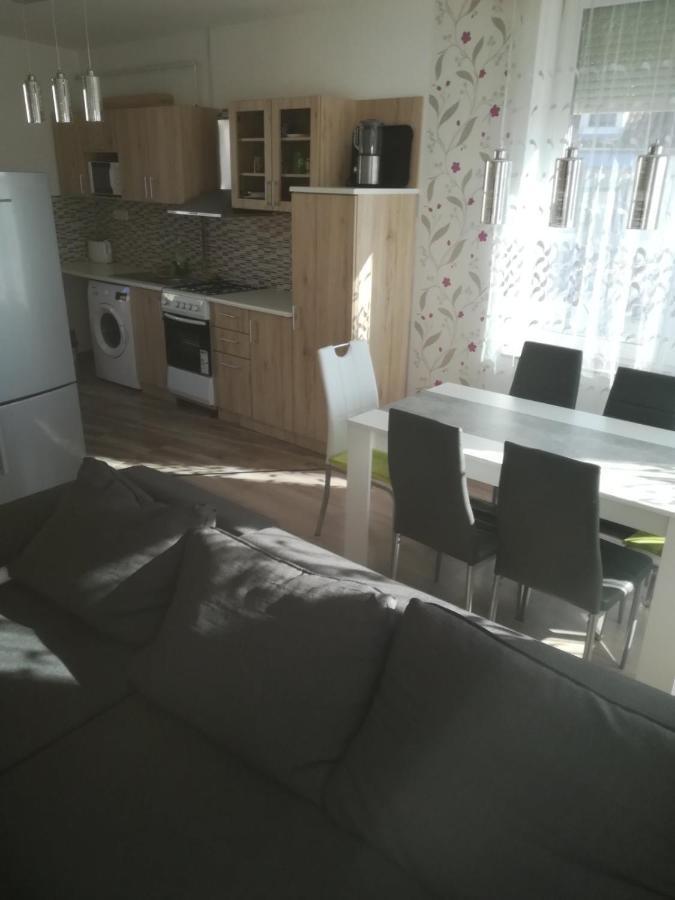 Edes Alom Guesthouse Szeged Eksteriør bilde